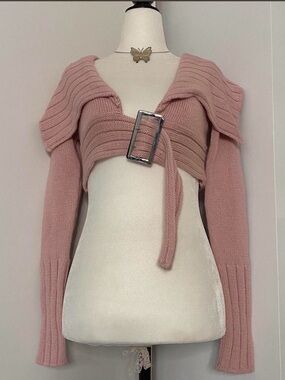Y2K Women's Pink Cropped Knit Sweater with Buckle Detail